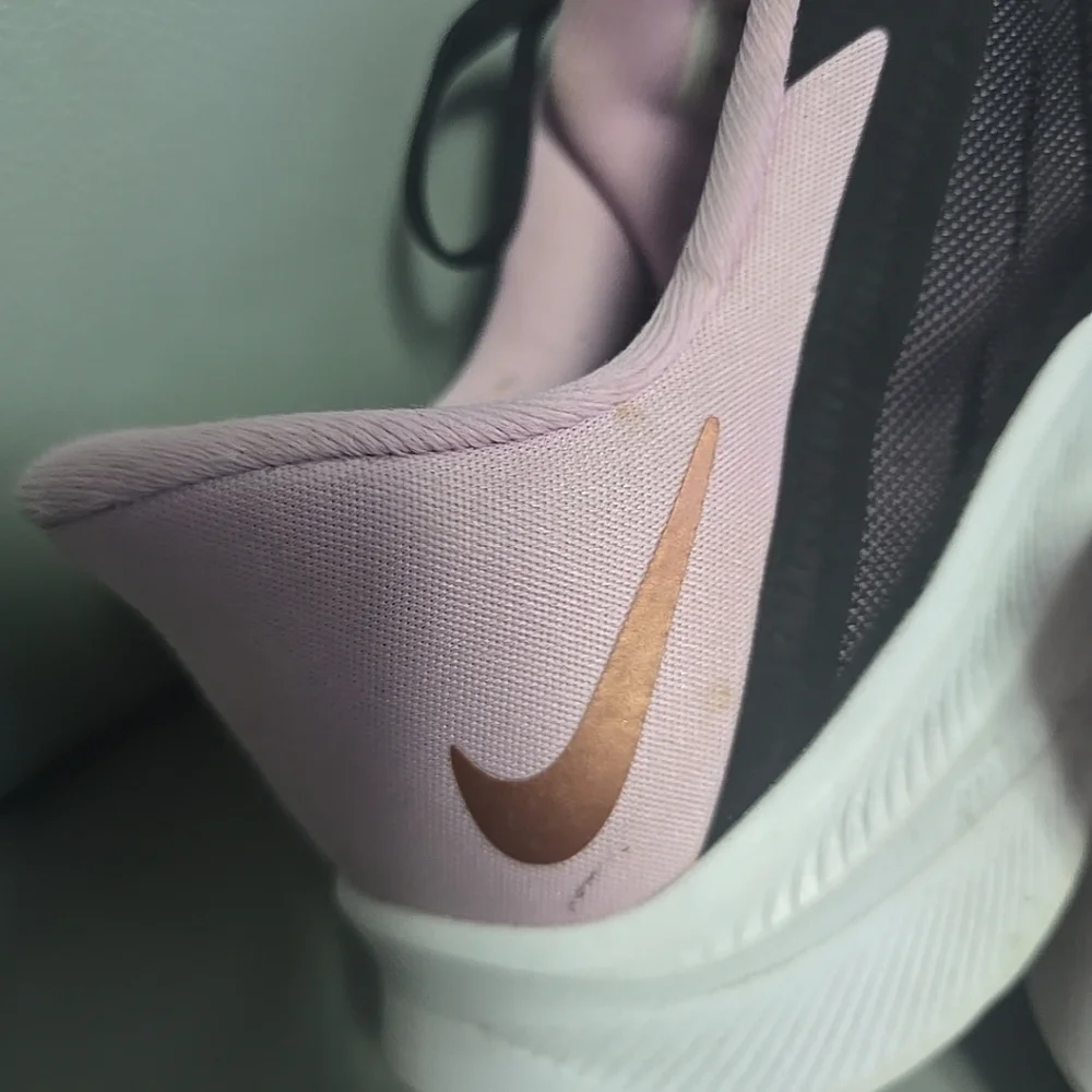 Nike‎ Quest 3 Black Light Arctic Pink Womens Size 9 CD0232-009